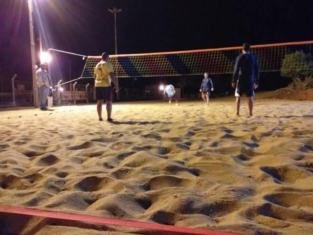 Futevôlei: Quadra de areia do Estádio José Cardeal ganha iluminação.