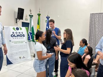 FOTOS - ENTREGA DOS ÓCULOS - PROGRAMA BONS OLHOS PARANÁ