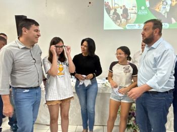 FOTOS - ENTREGA DOS ÓCULOS - PROGRAMA BONS OLHOS PARANÁ