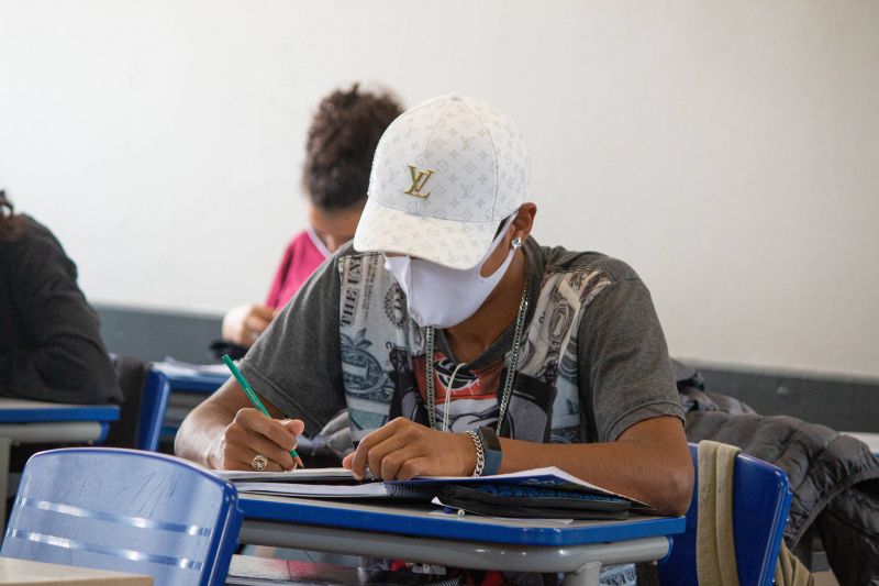 Escolas estaduais iniciam programa de intensificação da aprendizagem